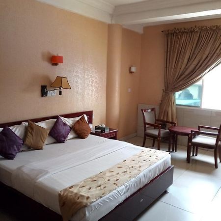 Crocodile Hotels And Restaurant Limited คาดูนา ภายนอก รูปภาพ